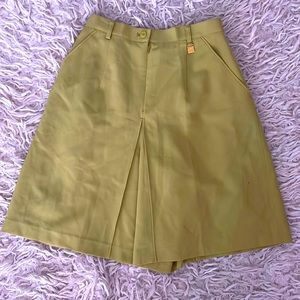 Lime green capri length trousers